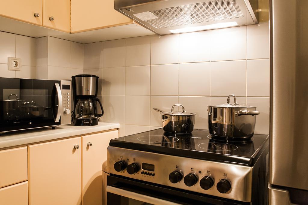 Charming Acropolis Metro Station Apartment, Clean And Cozy เอเธนส์ ภายนอก รูปภาพ